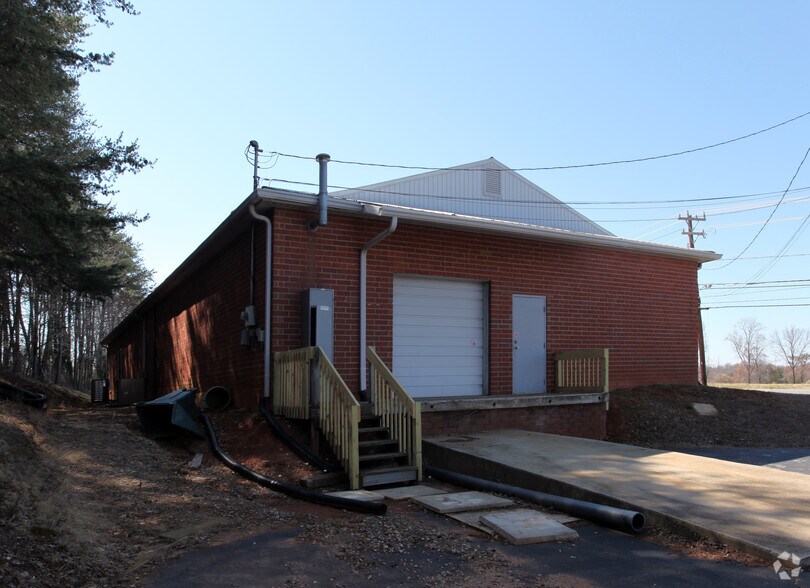 More Photos Of 2790 W Mountain St, Kernersville Light Distribution For Sale