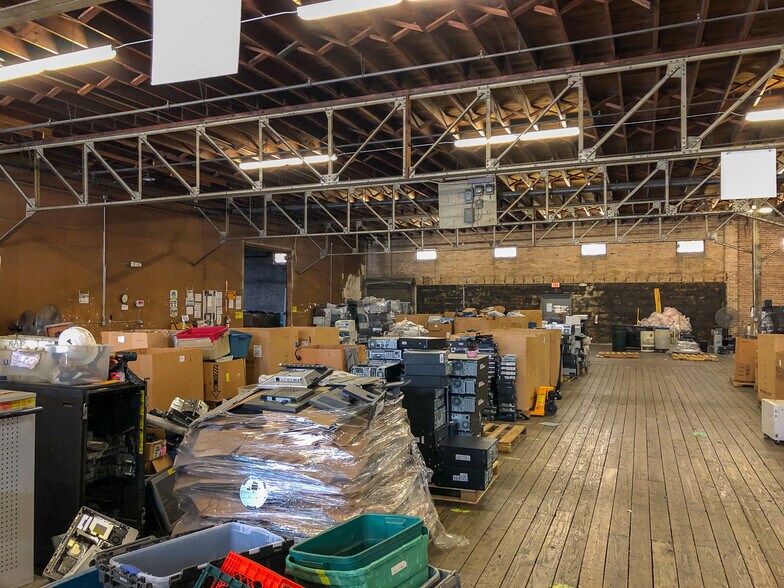 More Photos Of 1400 Main St, Baton Rouge Distribution For Sale