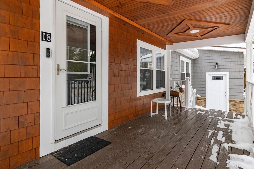 More Photos Of 18 Mckabe Rd, Colton Storefront Retail Residential For Sale