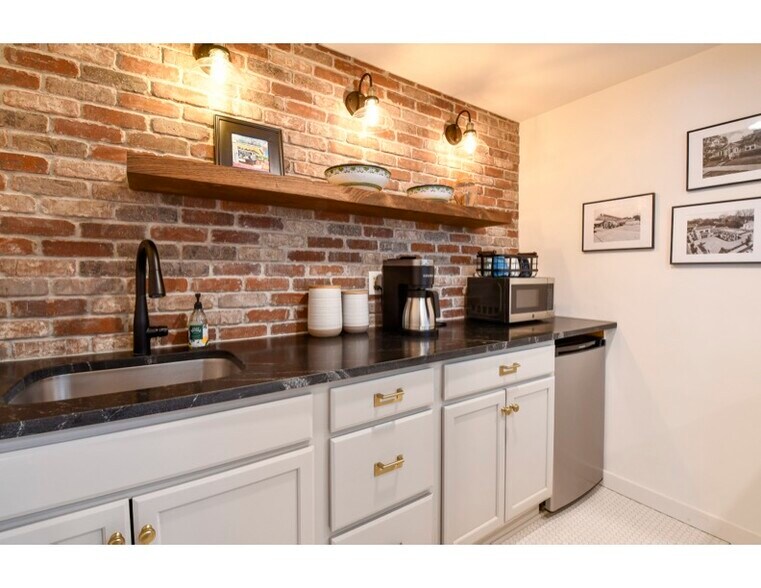 More Photos Of 1211 Caroline St, Fredericksburg Loft Creative Space For Lease