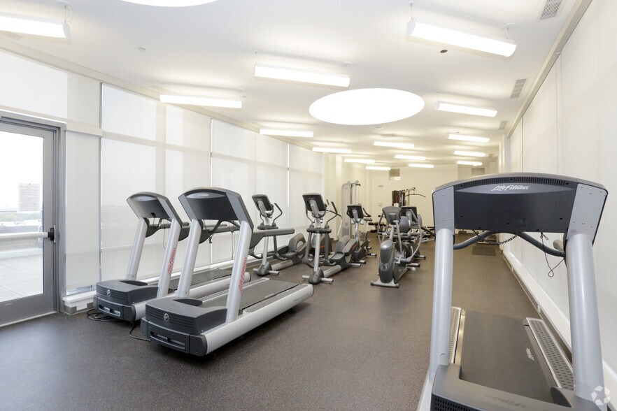 More Photos Of 558 W Webster Ave, Chicago Apartments For Lease