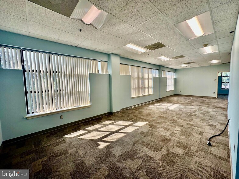 More Photos Of 1201 Pemberton Dr, Salisbury Medical For Lease