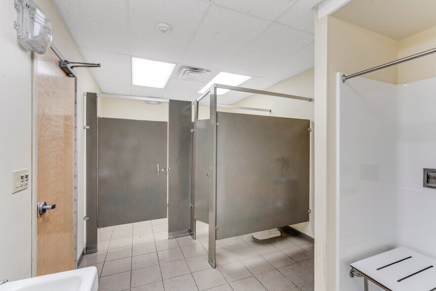 More Photos Of 110 Richardson Ave, Swedesboro Warehouse For Lease