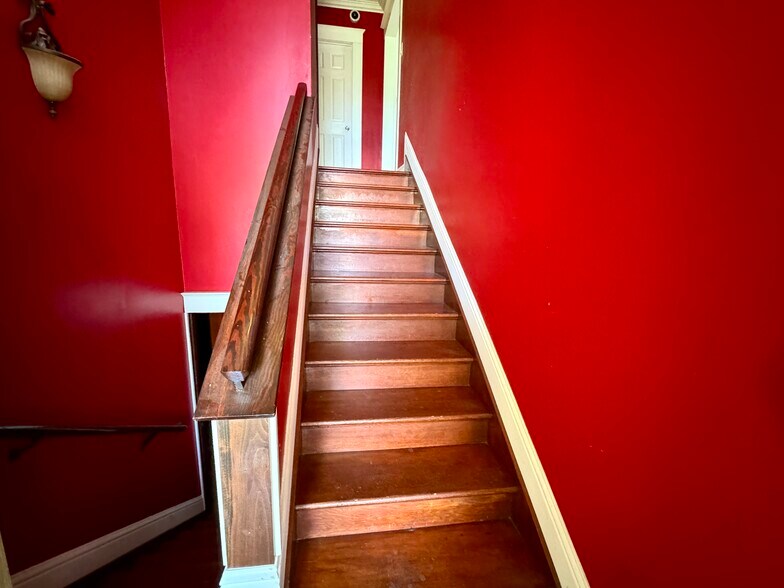 More Photos Of 807 N Van Ness Ave, Fresno Office Residential For Sale