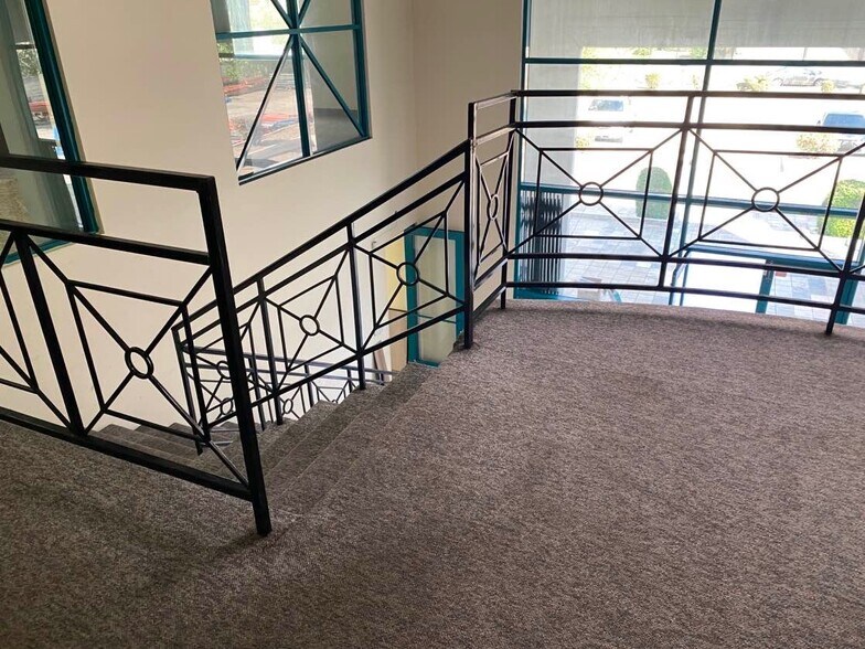 More Photos Of 207-211 Erie St, Pomona Warehouse For Lease