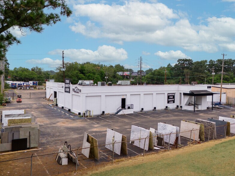 More Photos Of 2866 Poplar Ave, Memphis Storefront Retail Office For Sale