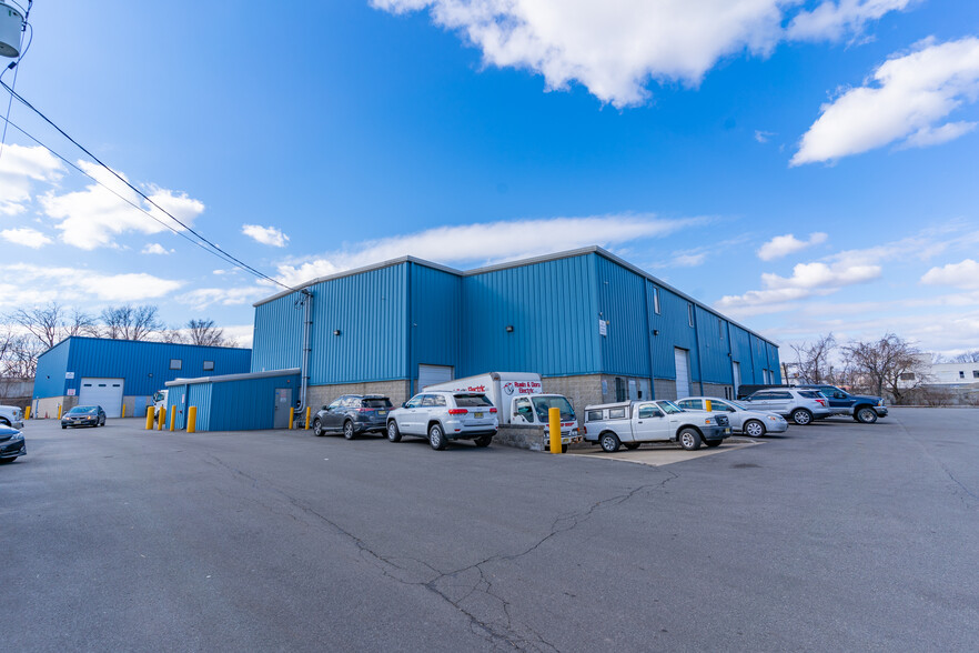 More Photos Of 125 Broad Ave, North Bergen Warehouse For Lease