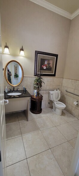 More Photos Of 5005 Heritage Ave, Colleyville Medical For Lease