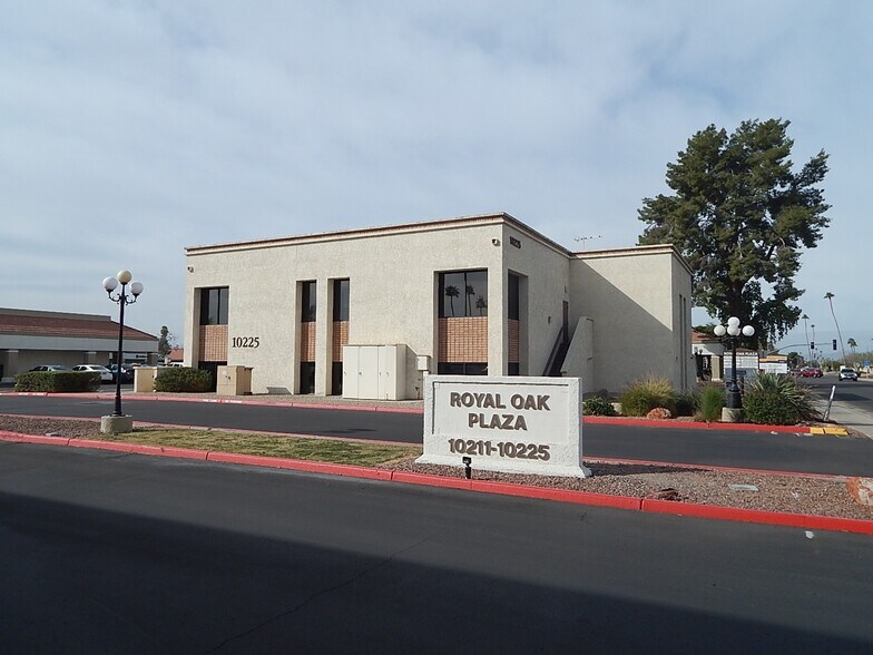 Primary Photo Of 10225 W Thunderbird Rd, Sun City Medical For Sale