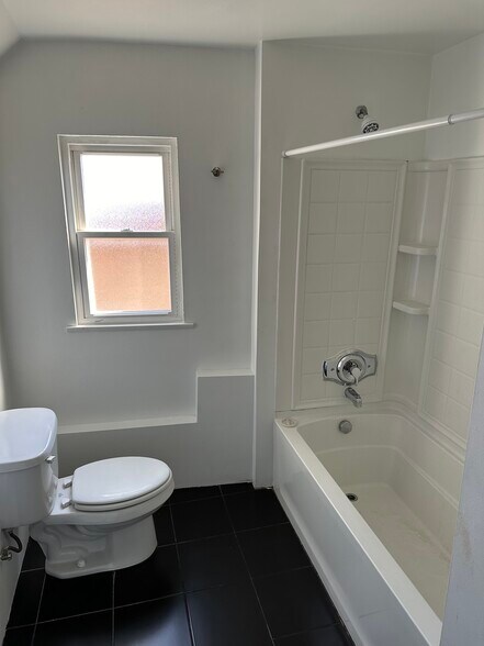 More Photos Of 220-230 Hicks Pl, Palatine Storefront Retail Residential For Sale