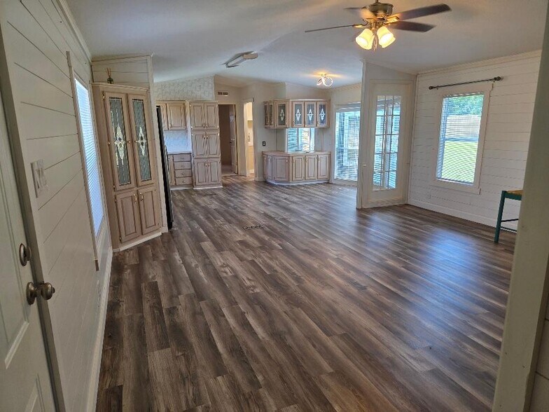 More Photos Of , Chandler Specialty For Sale