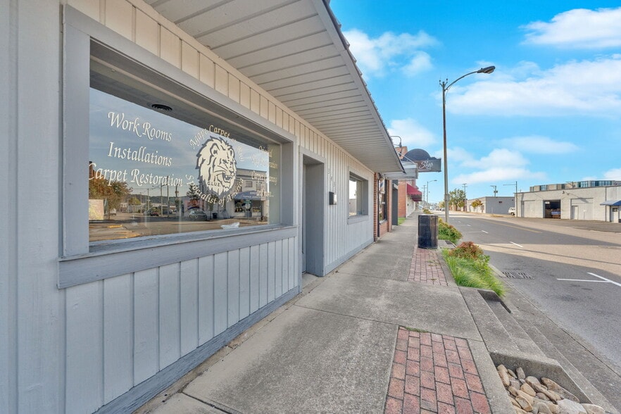 More Photos Of 343 Sullivan St, Kingsport Storefront For Sale