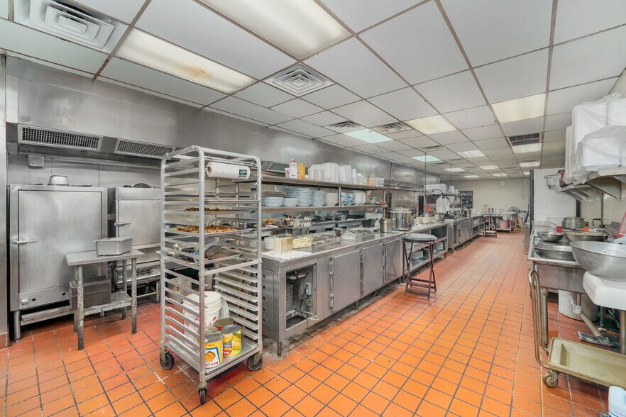 More Photos Of 2529 S 6 Hwy, Houston Restaurant For Sale