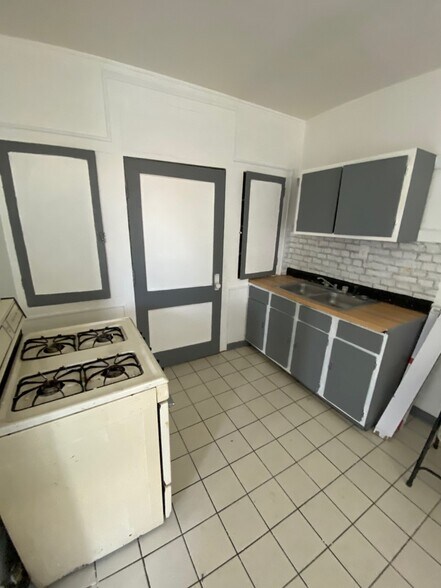 More Photos Of 2957-2959 N Cicero Ave, Chicago Apartments For Sale