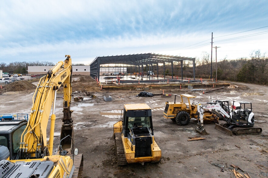 More Photos Of 3125-3127 Cliff Dr, Arnold Warehouse For Lease