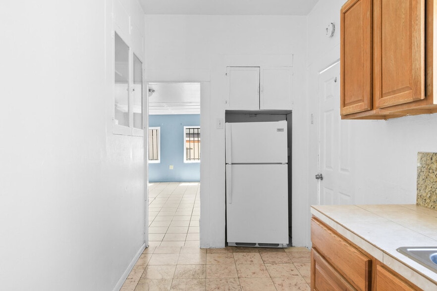 More Photos Of 3814 Acacia St, San Diego Auto Repair For Sale