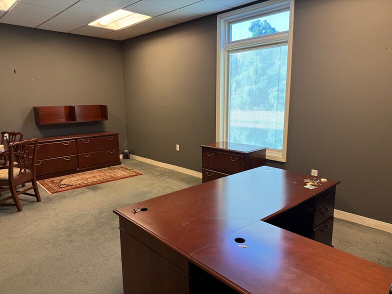 More Photos Of 6702 Pointe Inverness Way, Fort Wayne Office For Sale