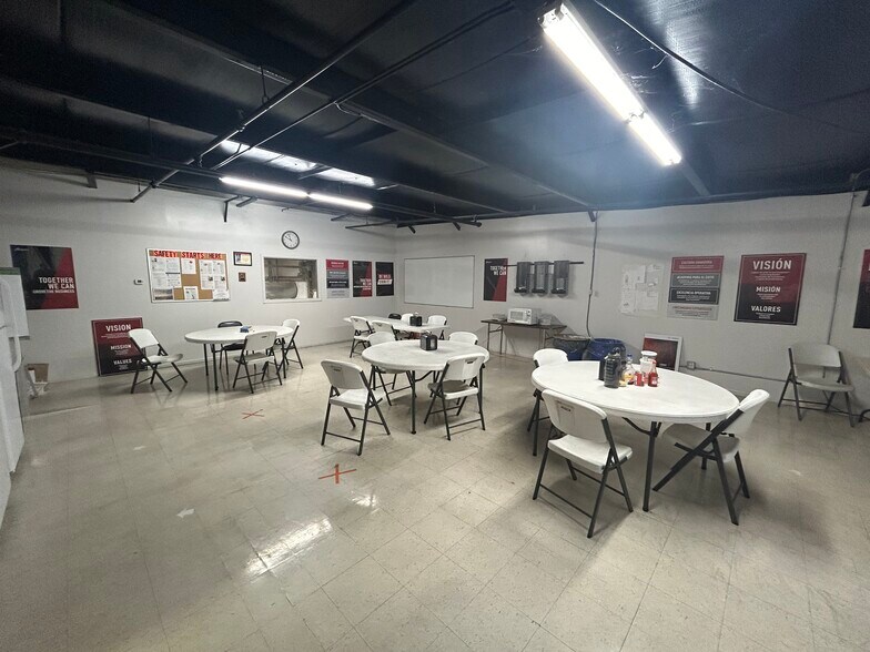 More Photos Of 606 Legion St, Bristol Industrial For Sale