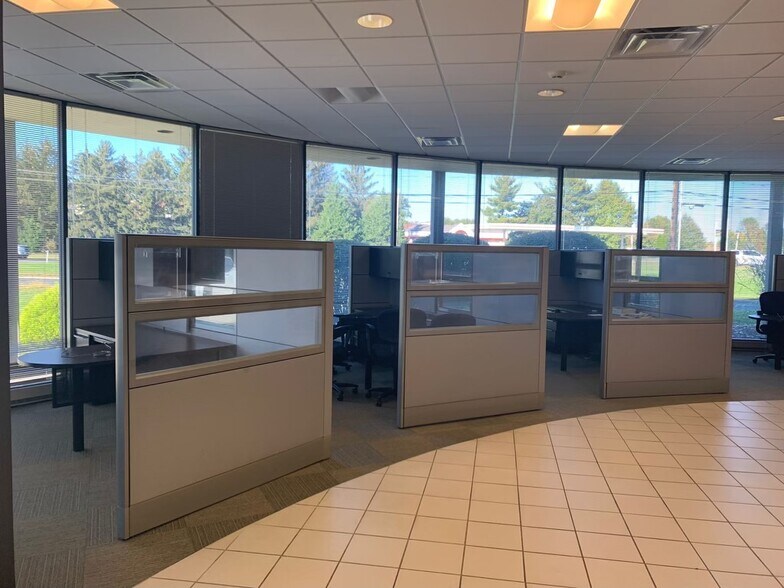 More Photos Of 620 E Rt 33, Hightstown Restaurant For Sale