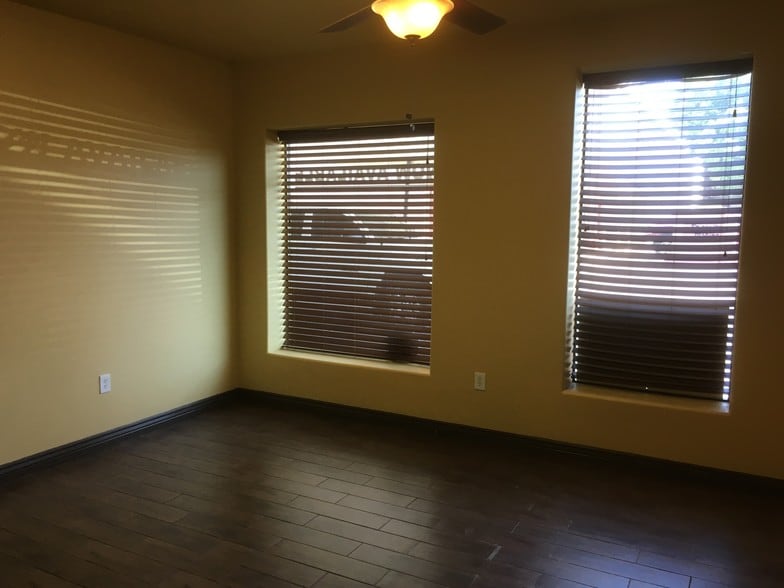 More Photos Of 920 E Main St, Mesa Office For Lease
