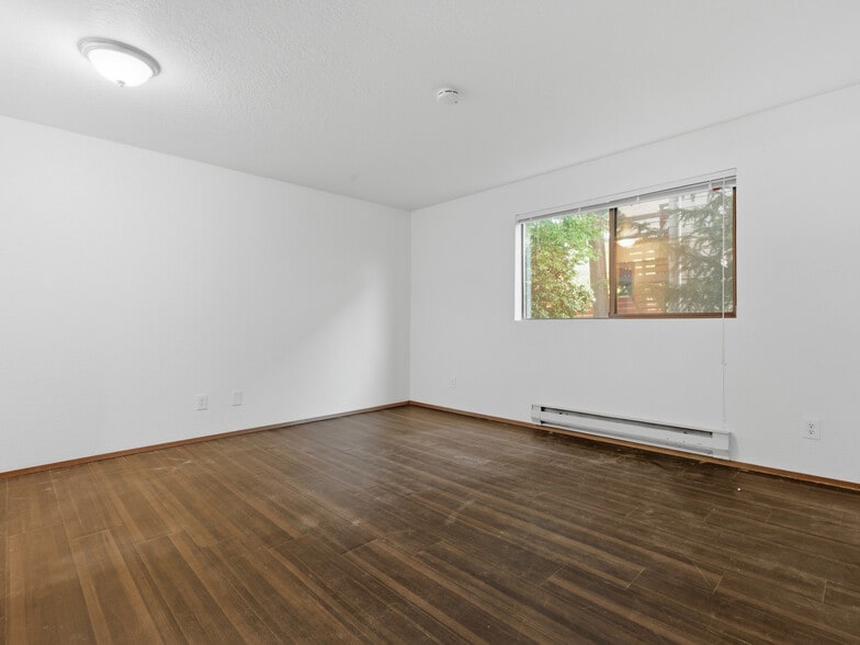 More Photos Of 2629 14th Ave W, Seattle Apartments For Sale