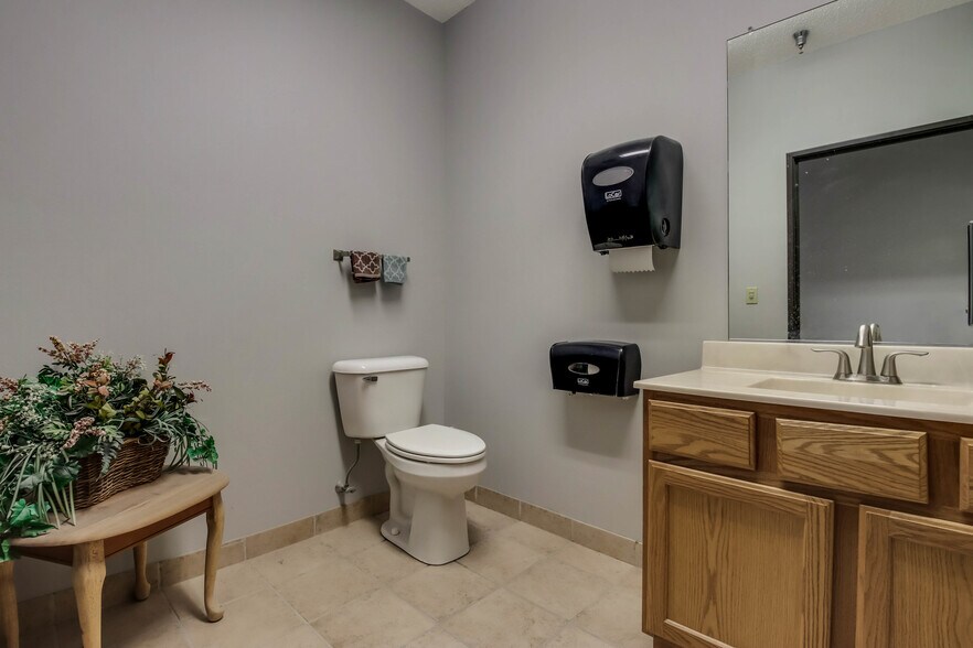 More Photos Of 653 Tower Dr, Cadott Manufacturing For Sale