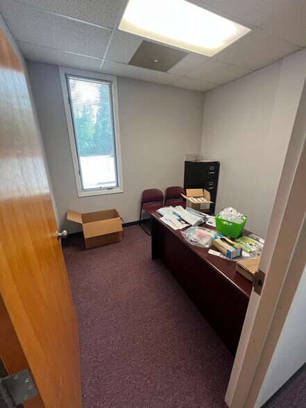 More Photos Of 320 E Lee Ave, Yadkinville Medical For Sale