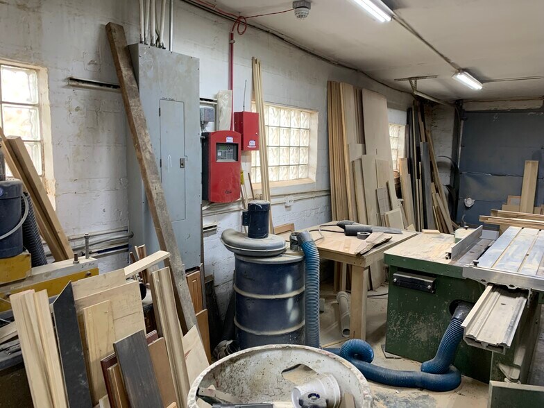More Photos Of 10333 Oxford Ave, Chicago Ridge Warehouse For Sale