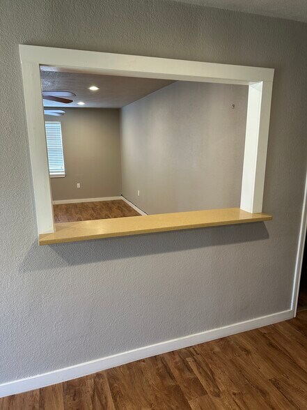 More Photos Of 4024 Main St, Durant Storefront Retail Office For Lease