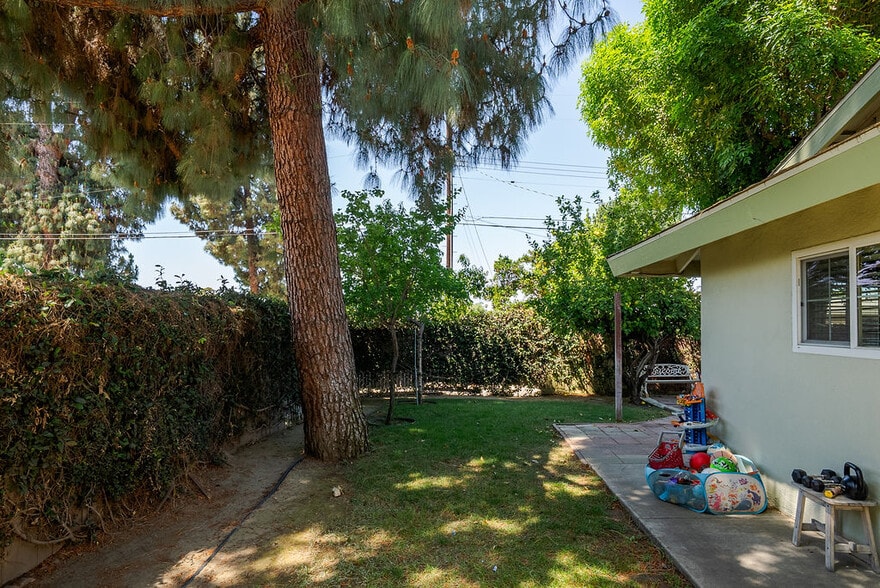 More Photos Of 1845 Norval St, Pomona Multifamily For Sale
