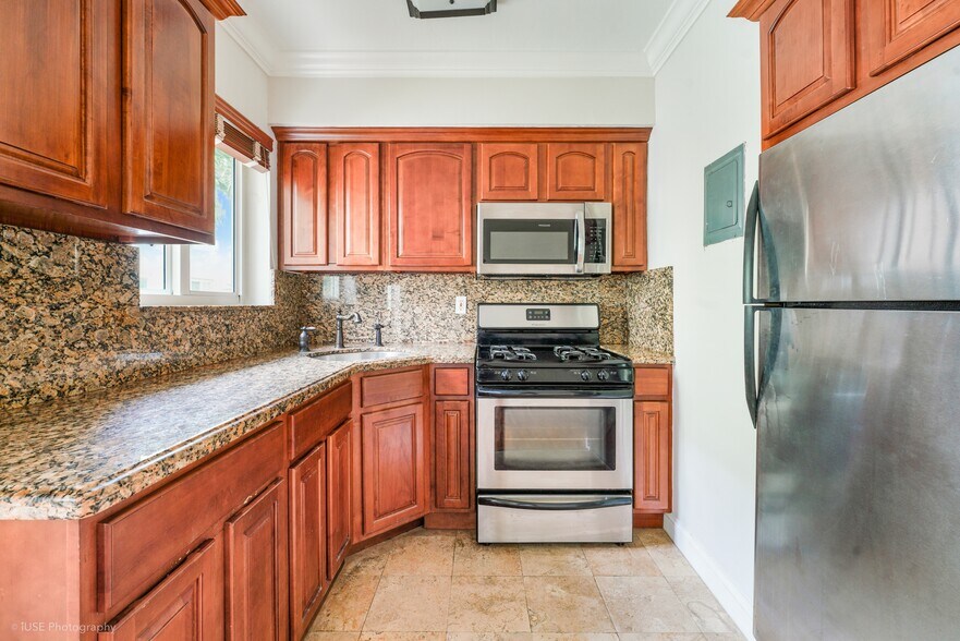 More Photos Of 35 Antilla Ave, Coral Gables Apartments For Sale