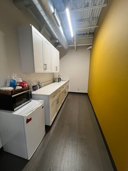 More Photos Of 1119 N Keystone Way, Carmel Medical For Lease