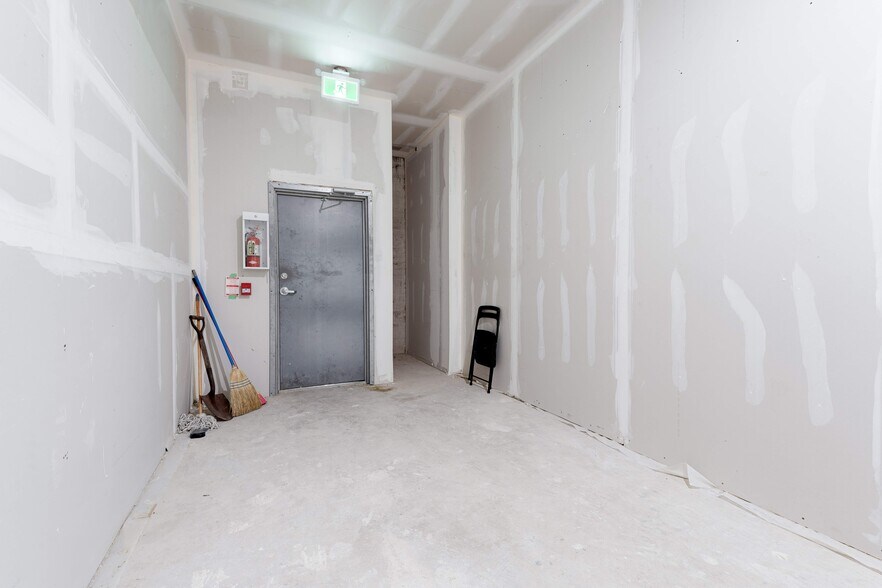 More Photos Of 55 John St S, Hamilton General Retail For Lease