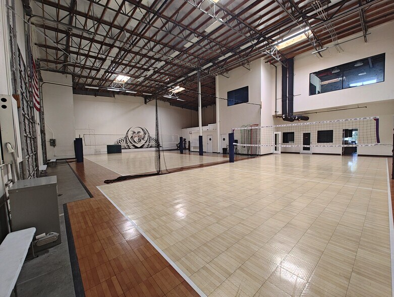 More Photos Of 3521 Main St, Chula Vista Warehouse For Lease