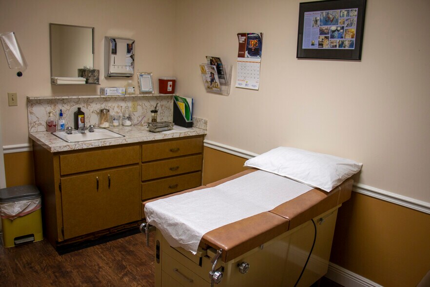 More Photos Of 2215 Nebraska Ave, Fort Pierce Medical For Lease