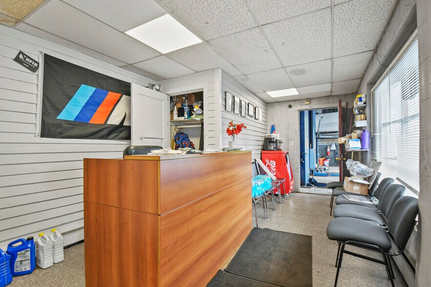 More Photos Of 51 Summer St, Worcester Auto Repair For Sale