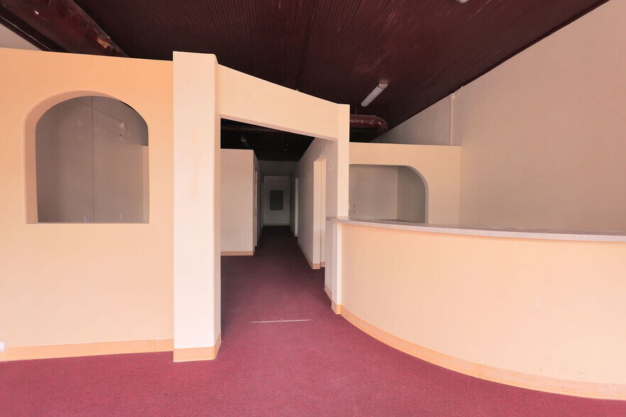 More Photos Of 303 E Main St, Humble Office For Lease