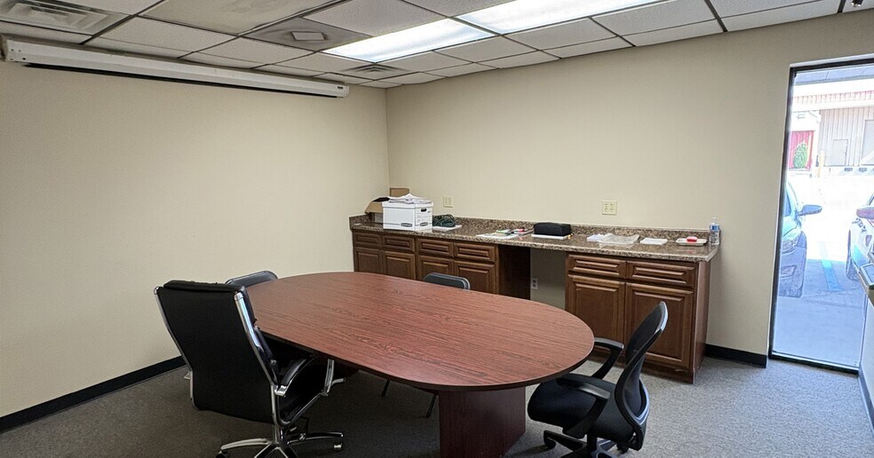 More Photos Of 1005 Georgia Ave, Deer Park Warehouse For Lease
