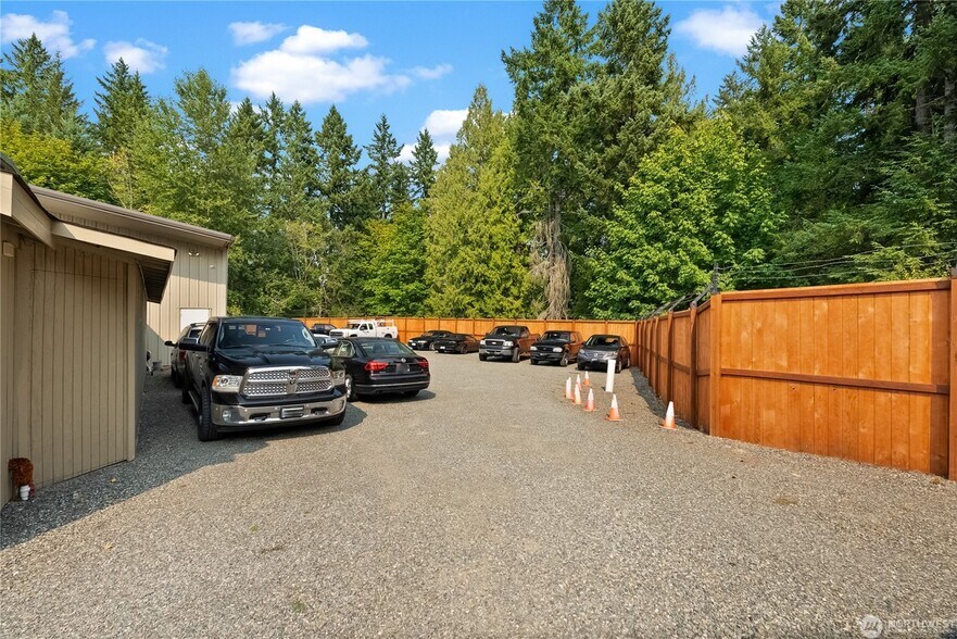 More Photos Of 9707 Key Peninsula Hwy NW, Gig Harbor General Retail For Sale