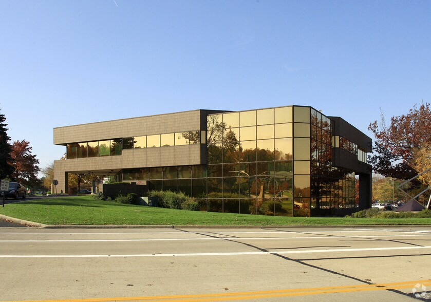 Primary Photo Of 6200 Rockside Woods Blvd, Independence Office For Lease