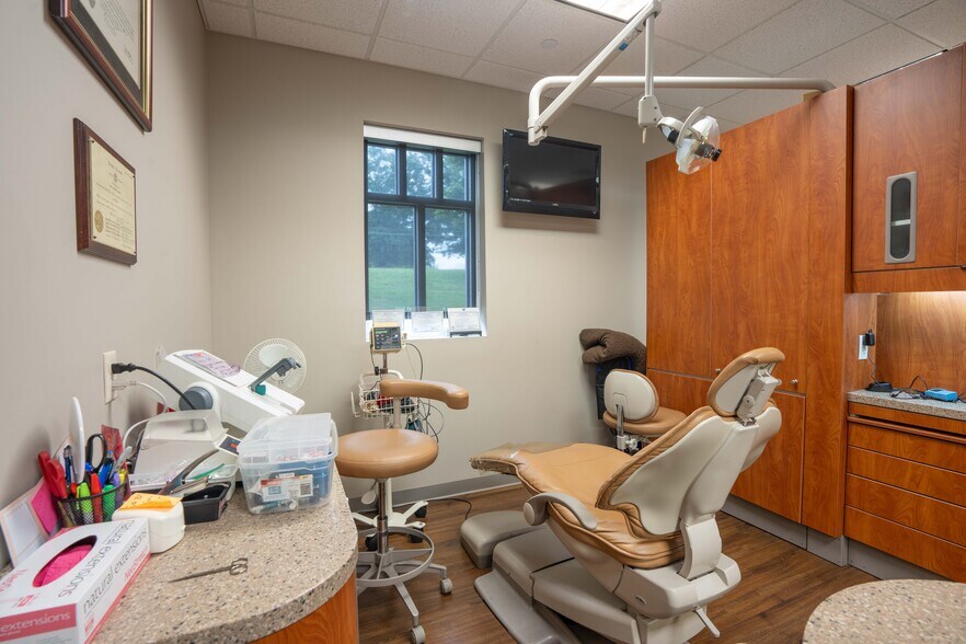 More Photos Of 1941 S Germantown Rd, Germantown Medical For Lease