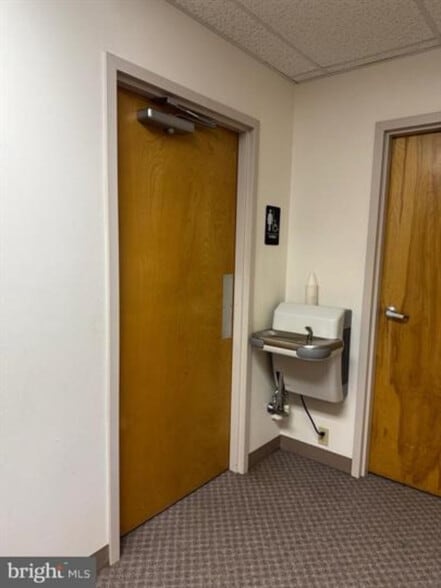 More Photos Of 235 W 2nd St, Birdsboro Office For Lease