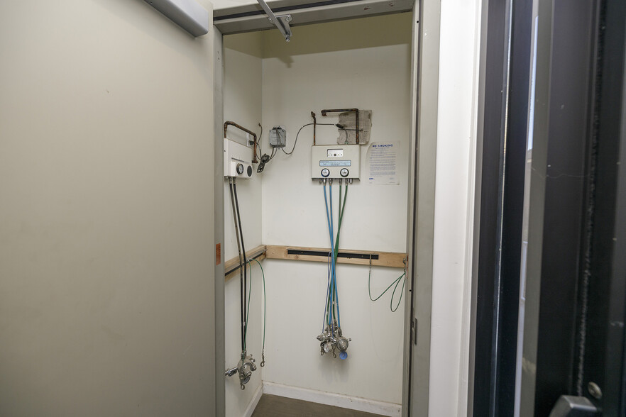 More Photos Of 1130 Coffee Rd, Modesto Medical For Sale