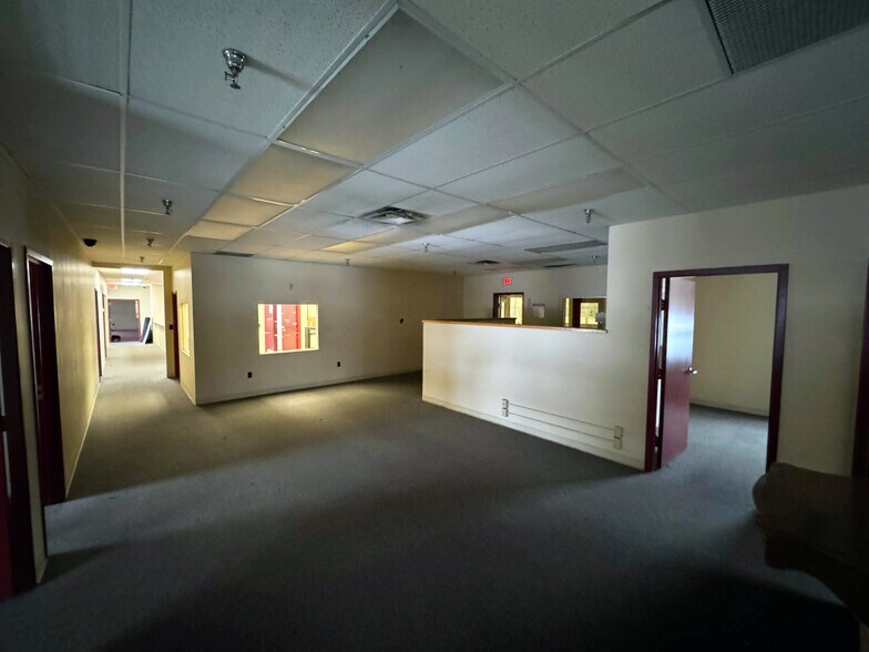 More Photos Of 6970 Schuyler Rd, East Syracuse Warehouse For Lease