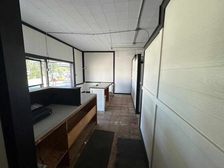 More Photos Of 190 S Commerce St, Frankston Restaurant For Sale