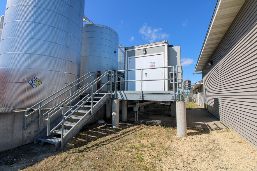 More Photos Of 5640 44th Ave S, Clinton Industrial For Sale