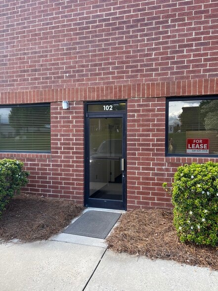 Primary Photo Of 128 Overhill Dr, Mooresville Light Distribution For Lease