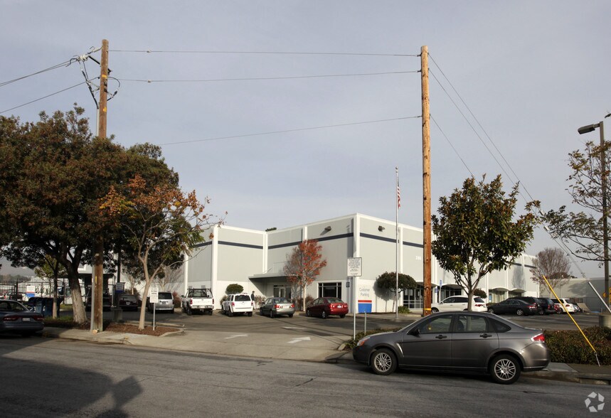 More Photos Of 260-280 Old County Rd, Brisbane Distribution For Lease