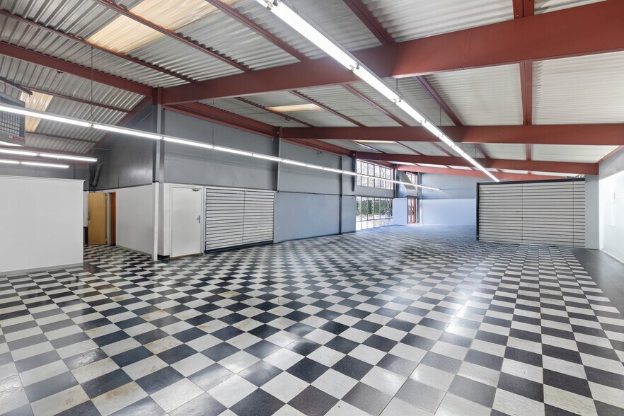 More Photos Of 735 Gilman St, Berkeley Showroom For Sale