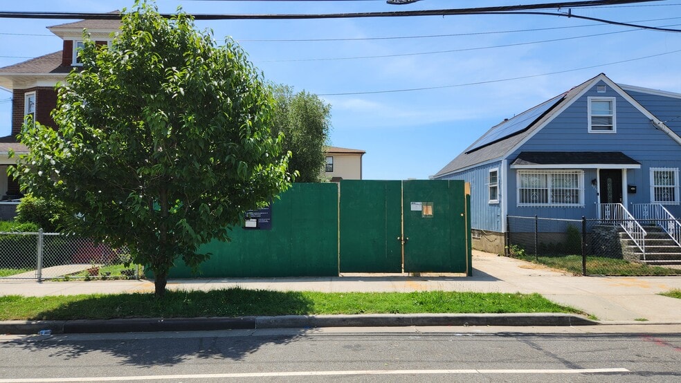 More Photos Of 6707 Beach Channel Dr, Arverne Land For Sale
